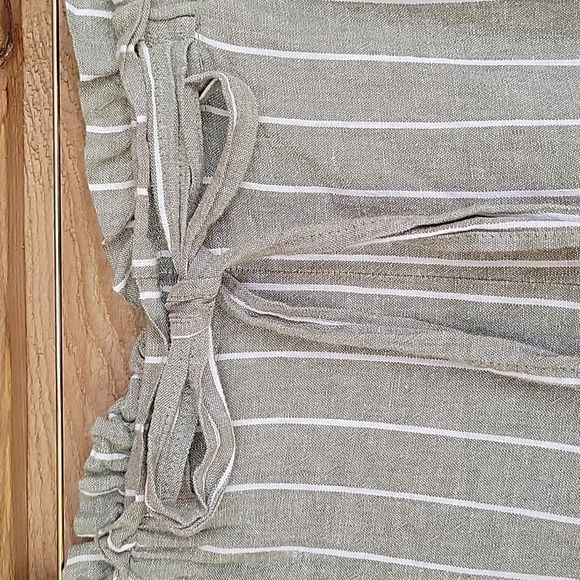 beachlunchlounge XSmall Green and White Stripe Giavanna Linen Pants - Picture 5 of 8